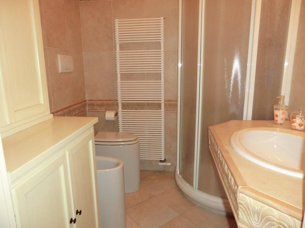 Апартаменти Doctor House Desenzano Дезенцано-дель-Гарда Екстер'єр фото